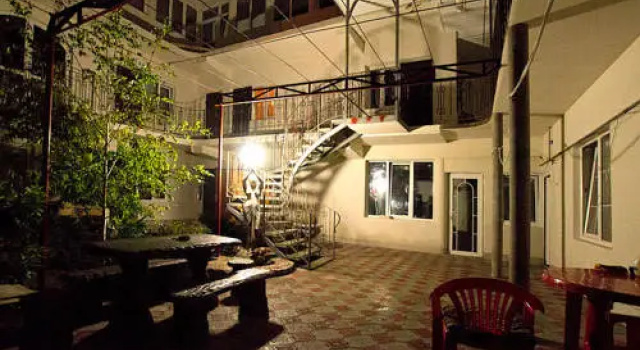 Guest House Nadezhda, Rezervovat Penzión Sevastopol 