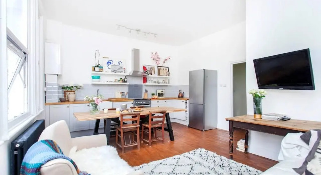 Spacious 2BR flat in Dalston!
