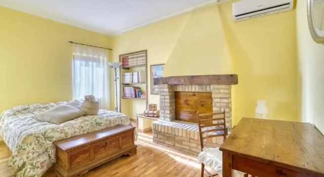 Villa Bentivoglio - Holiday Home With Swimming Pool, Book Villa Montelupone Marche