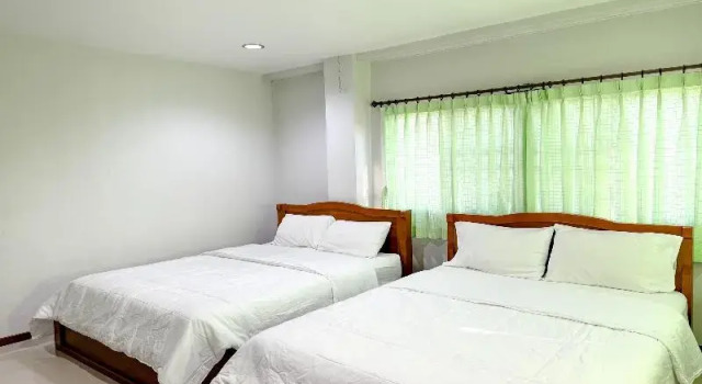 Семейный номер Standard с балконом Jitrawadee Hotel