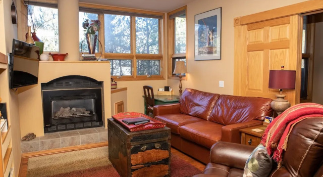 1934 Soda Springs 3 Bedroom Condo by RedAwning, Забронировать Апартаменты/квартира Отели Roosevelt National Forest с парковкой, Парковка