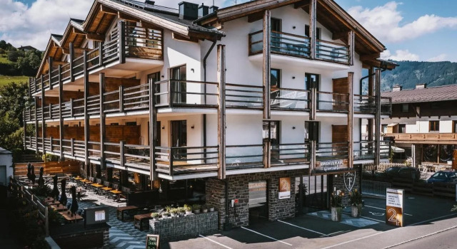24 by AvenidA - Mountain Hotel