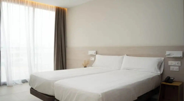 Двухместный номер Standard с балконом и с видом на город Hotel BCL Podium La Nucia