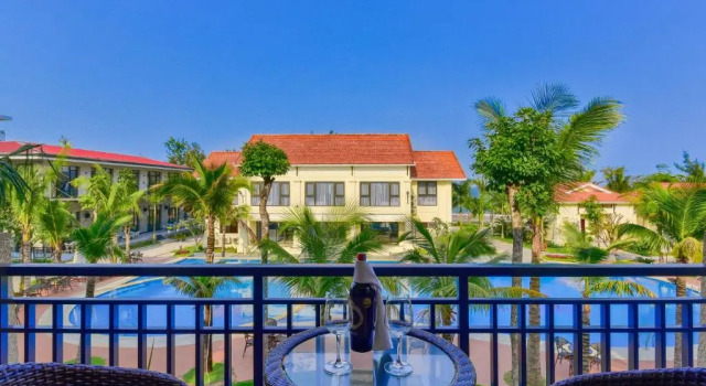 Двухместный номер Standard с видом на бассейн MANLI Resort Quảng Bình