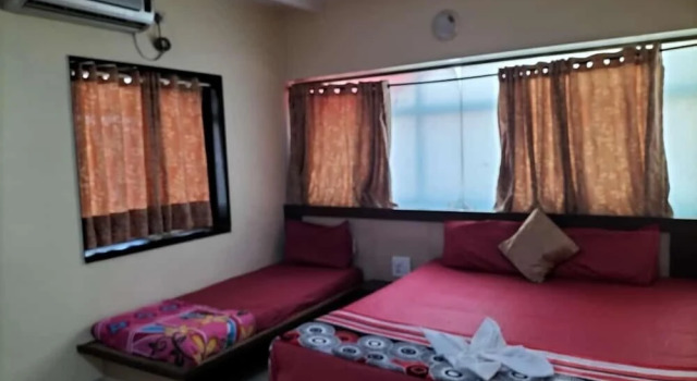 Hotel Sachin - 50 Meters From Temple
