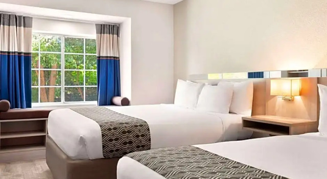 Номер Deluxe Microtel Inn & Suites by Wyndham Florence/Cincinnati Airport