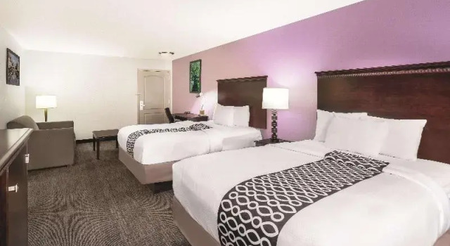 Четырёхместный семейный номер Deluxe La Quinta by Wyndham Rome