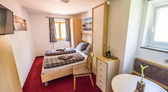 Pension Gimpl, Buchen Sie Hotel Siegsdorf Chiemsee