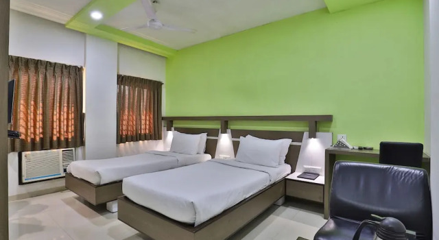 Номер Royal Hotel Merit