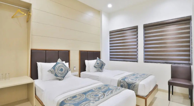 Номер Superior HOTEL SURAT