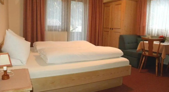Emberger, Rezerwuj Hotel Hotele w Tyrol z parkingiem, Parking