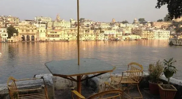 Hotel Lake Shore, Rezervovat Hotel Udajpur Rajasthan