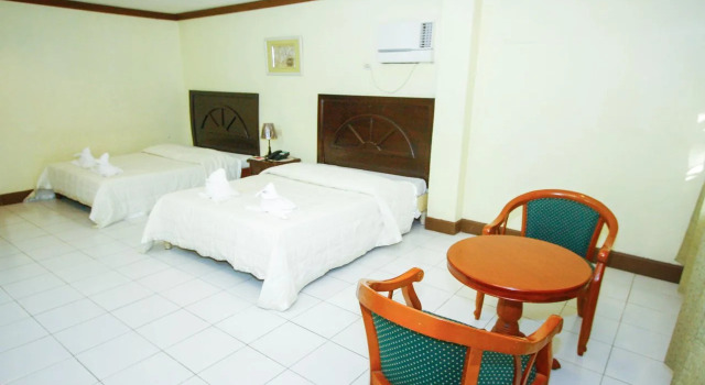 Bohol La Roca Hotel