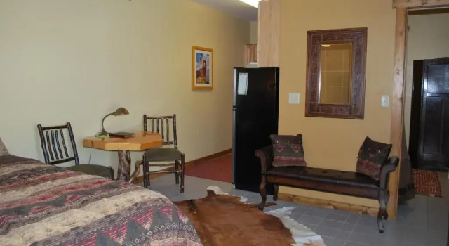 Студия Cowboys Lodge