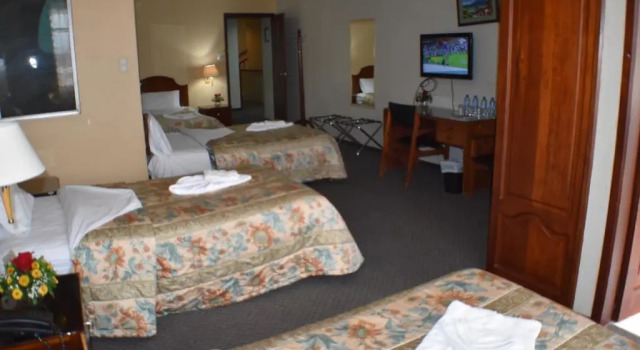 Standard Vierer Zimmer Grand Hotel Loja
