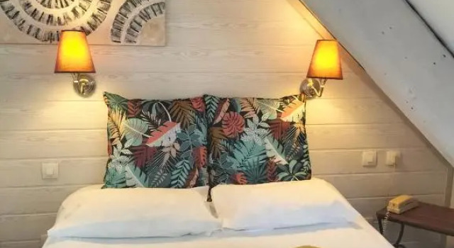 Двухместный номер Standard Мансарда Logis HOTEL RESTAURANT La Régence