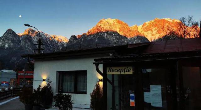 Paraul Rece, Rezerwuj Hotel Hotele w Prahova Valley z parkingiem, Parking