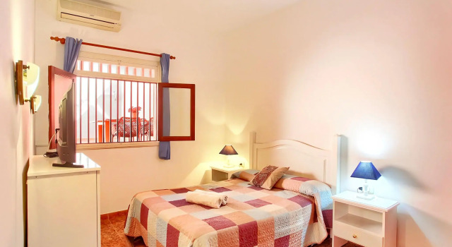 Traditional holiday home in Arico with garden, Book Hotel La Listada Tenerife
