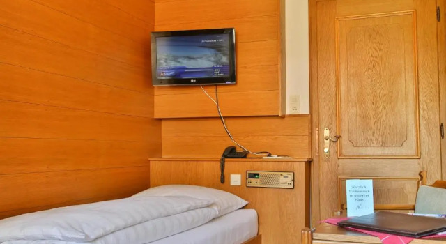 Номер Standard Pension Neururer