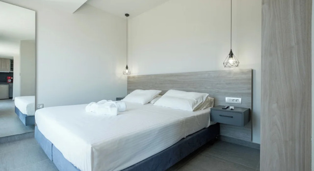 Апартаменты Deluxe Sky-High Central Penthouse - 02