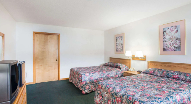 Travelodge by Wyndham Lake George NY, Buchen Sie Gasthaus Lake George 