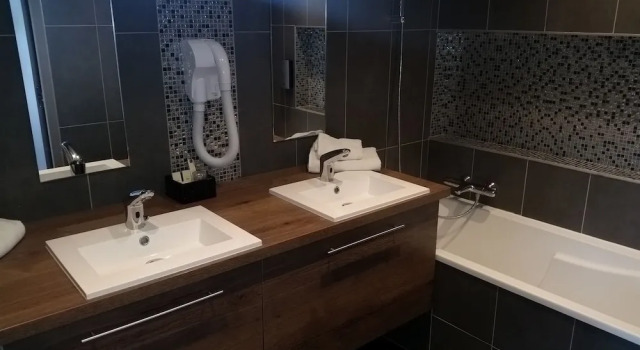 Четырёхместный номер Standard Hotel Restaurant LE YETI