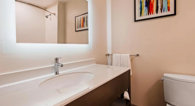 Двухместный люкс с 2 комнатами Best Western Plus New Barstow Inn & Suites
