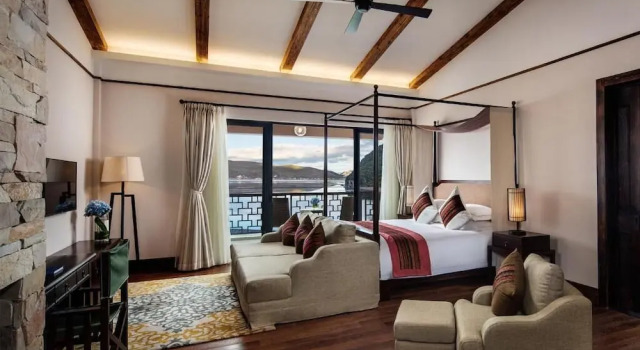 Двухместный номер Deluxe с балконом и с видом на озеро High Mountain Resort Shangri-la