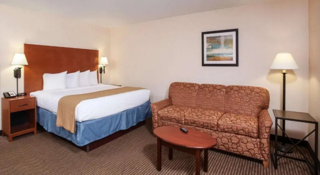 Номер Standard Quality Inn Oakwood