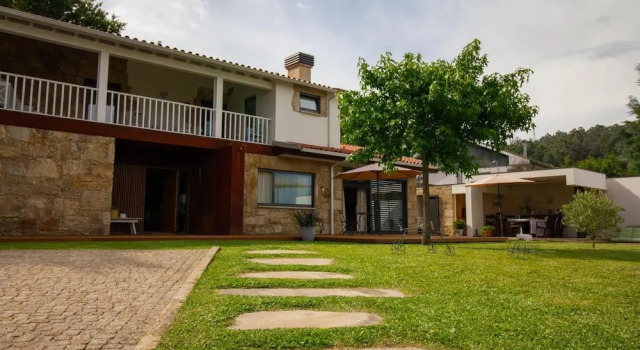 House With 3 Bedrooms in Gondiães, With Wonderful Mountain View, Enclosed Garden and Wifi, Забронировать Отель Калделаш Пенеда-Жереш