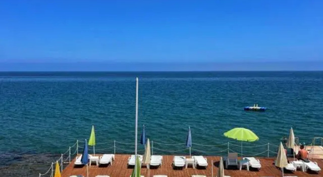 Asia Beach Otel, Забронировать Отель Отели Мерсина с бассейном, рядом с Железнодорожный вокзал Мерсина, Бассейн