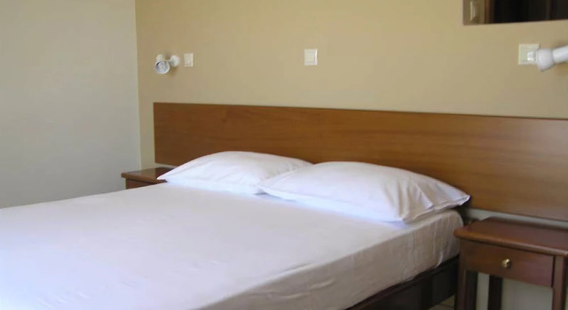 Acropolis Hotel, Rezerwuj Hotel Massouri Pothia