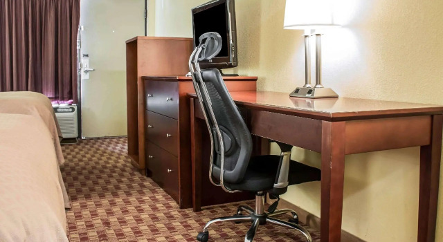 Четырёхместный номер Standard Quality Inn Madison - Huntsville