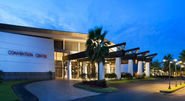 Novotel Manado Golf Resort & Convention Center, Varaa Hotelli All inclusive -hotellit kohteessa Sulawesi, All Inclusive