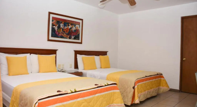 Четырёхместный номер Economy Hotel Camba