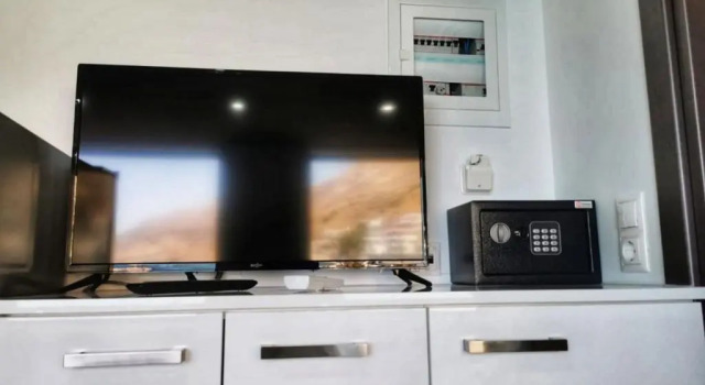 Апартаменты Sunrise Luxury Seaside Apartment