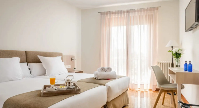 Hotel Puerta Ciudad Rodrigo, Забронировать Отель Сьюдад-Родриго Salamanca Province, рядом с Церковь Св. Петра и Св. Исидоро