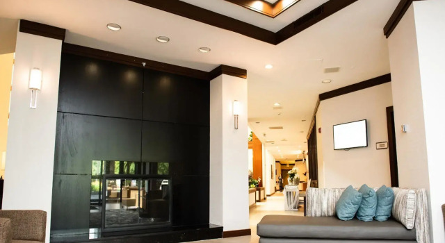 Hotel Auburn Hills, Забронировать Отель Отели Оберн-Хиллс с парковкой, Парковка