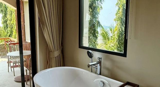 Полулюкс Baan Jai Dee Beach Front Hotel