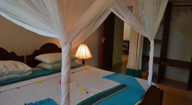 Watamu Beach Cottages, Book Bed and Breakfast Watamu 