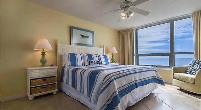 Gulfside 0702 at Hidden Dunes - 1149893, Varaa Hotelli Hotellit Emerald Coast uima-altaalla, Uima-allas