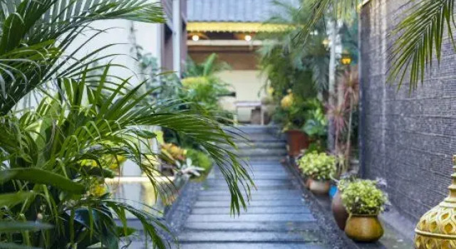 Mangshi Jinmang Rainforest Dai Courtyard (Dai Ethnic Ancient Town), Rezerwuj Hotel Dehong Yunnan