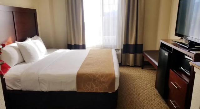 Люкс Quality Suites Irving-Las Colinas