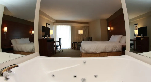 Номер Deluxe Budget Host Inn & Suites