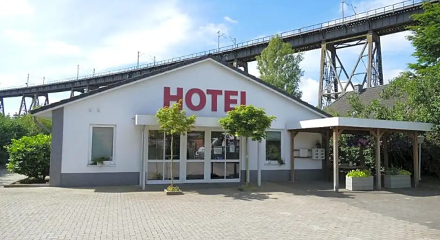 Hotel Ofelder, Забронировать Отель Остеррёнфельд земля Шлезвиг-Гольштейн