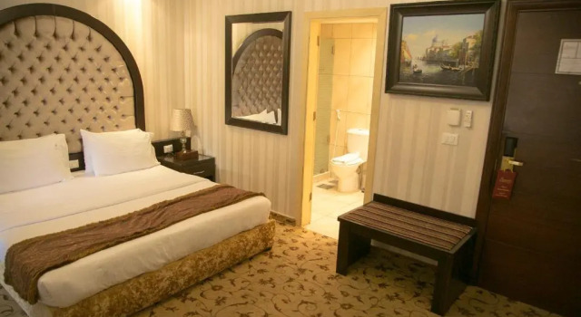 Полулюкс Queens Suite Hotel