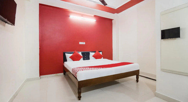 OYO 46533 Ravi Palace