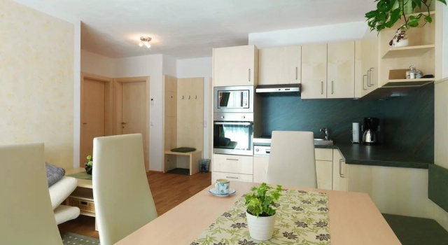 Almhaus Nassfeld, Rezervați Hotel Hoteluri în Carintia cu parcare, Parcare