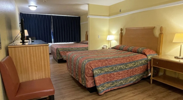 Четырёхместный номер Standard Marina Inn Des Moines / SeaTac