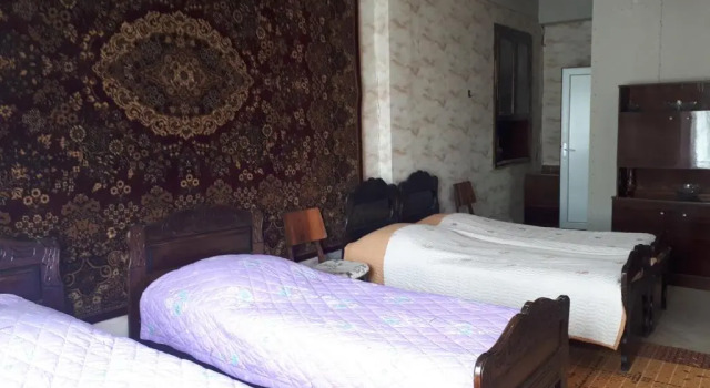 Кровать в общем номере Guesthouse Angelina-Koko